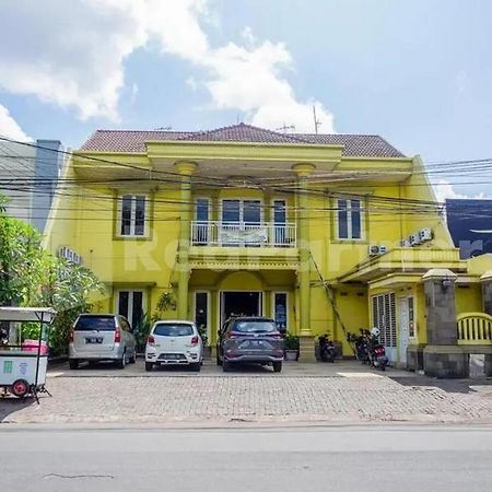 Homestay Babussalam Rungkut Mitra Reddoorz Medokanayu Exterior foto